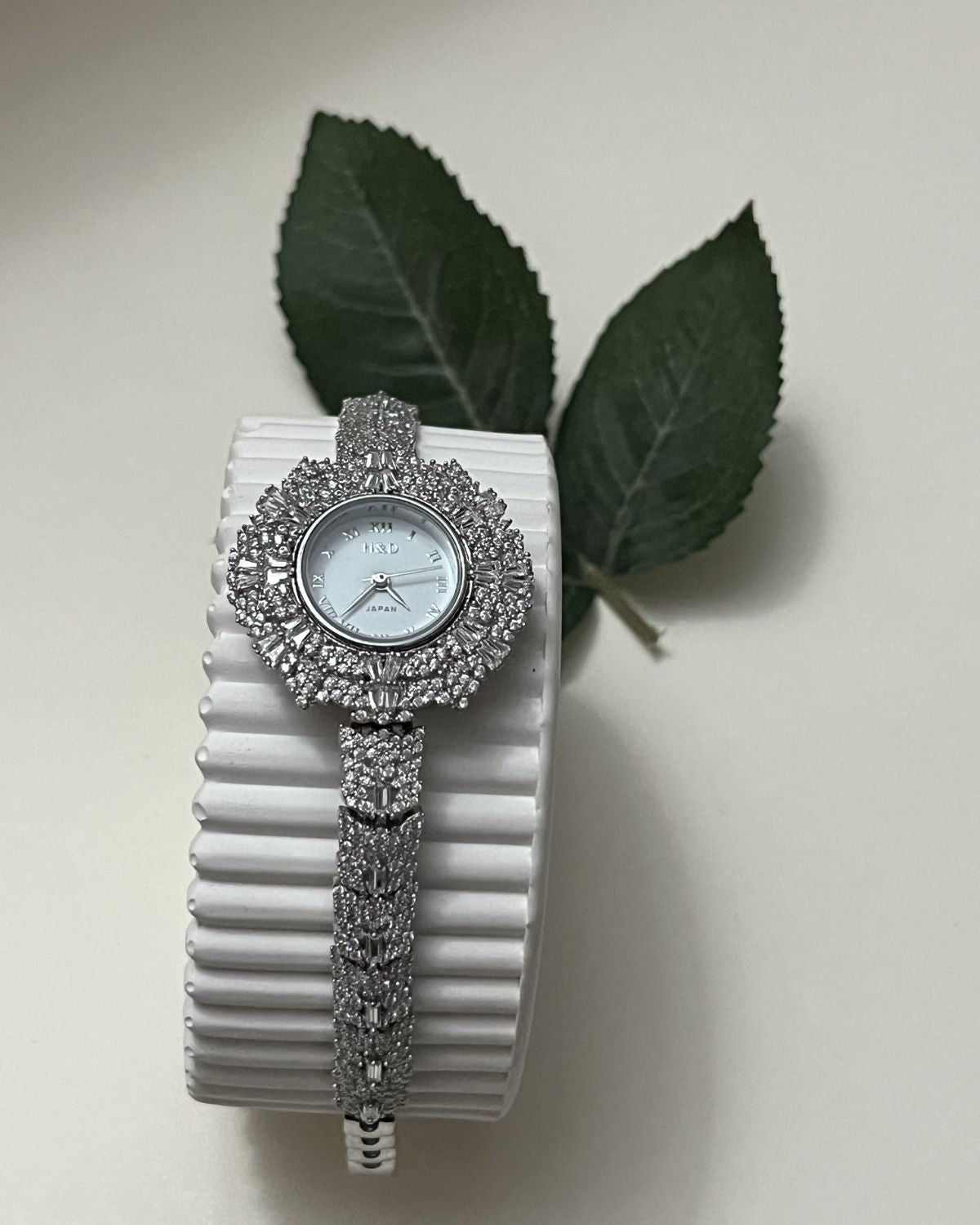 Rodyum Kaplı Zirkon Taşlı Kadın Saat 18 cm 100363