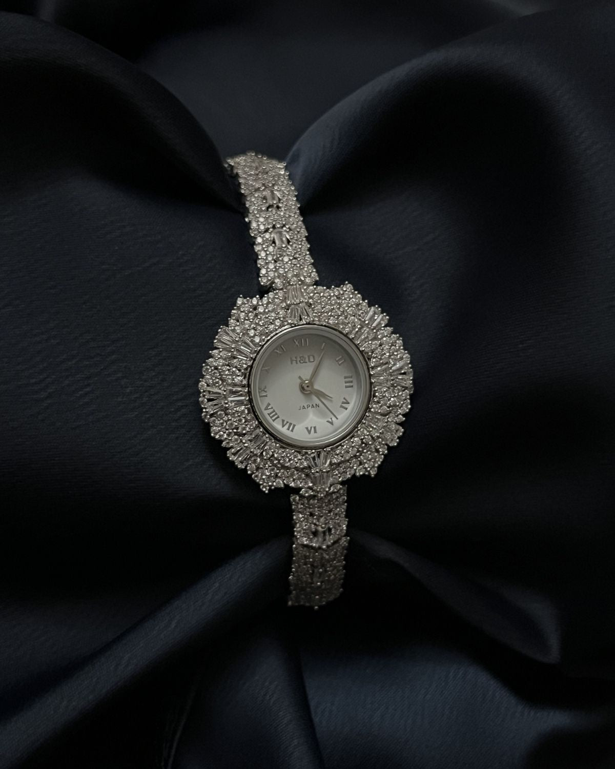 Rodyum Kaplı Zirkon Taşlı Kadın Saat 18 cm 100363